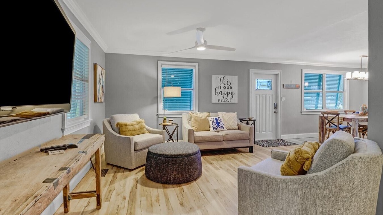 Photo of Livingroom in Central Naples