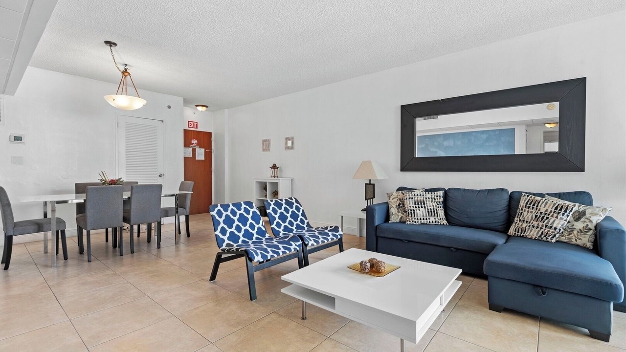 Photo of Livingroom in Hollywood South Central Beach