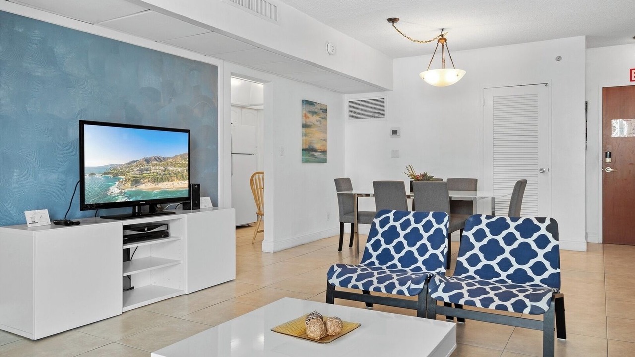 Photo of Livingroom in Hollywood South Central Beach