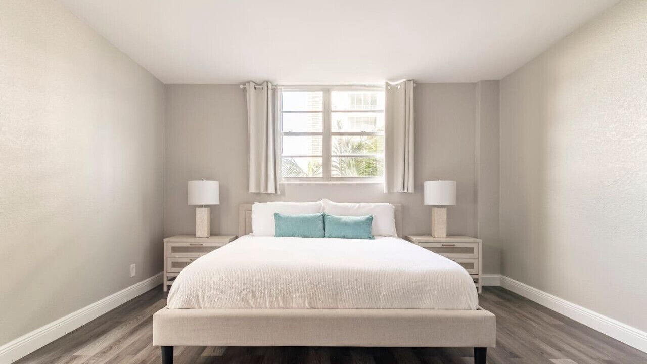 Photo of Bedroom in Hollywood South Central Beach