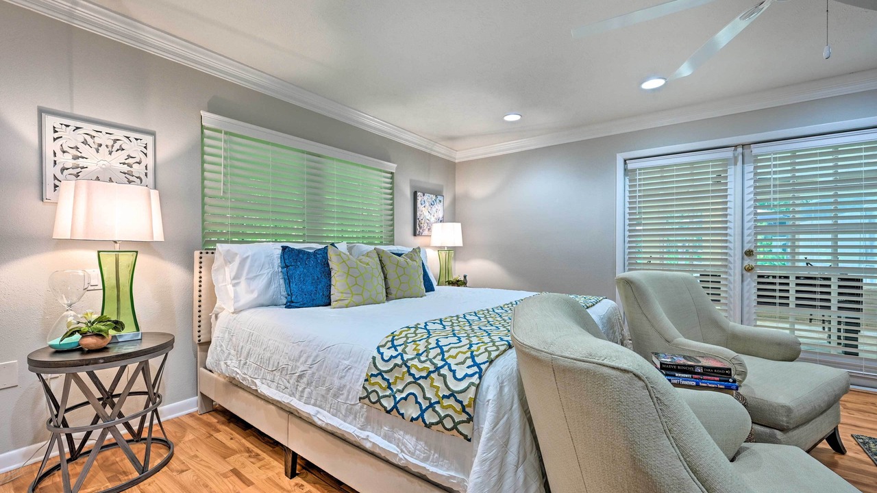 Photo of Bedroom in Bearss Plaza