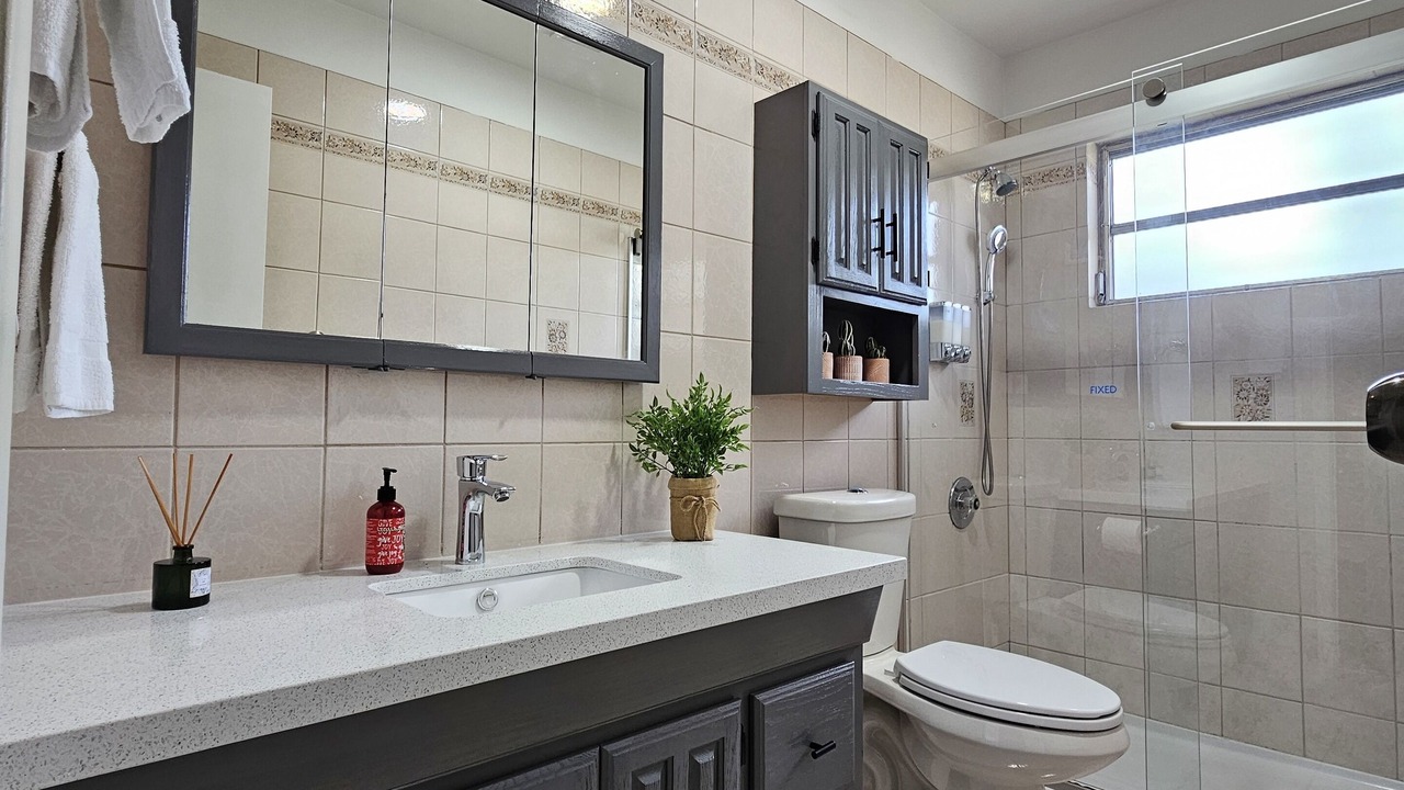 Photo of Bathroom in Sunrise