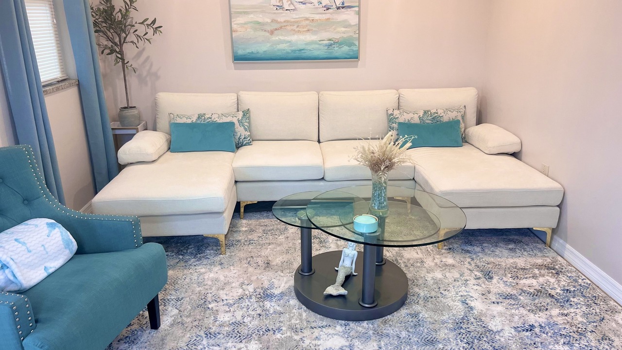 Photo of Livingroom in Edgewater