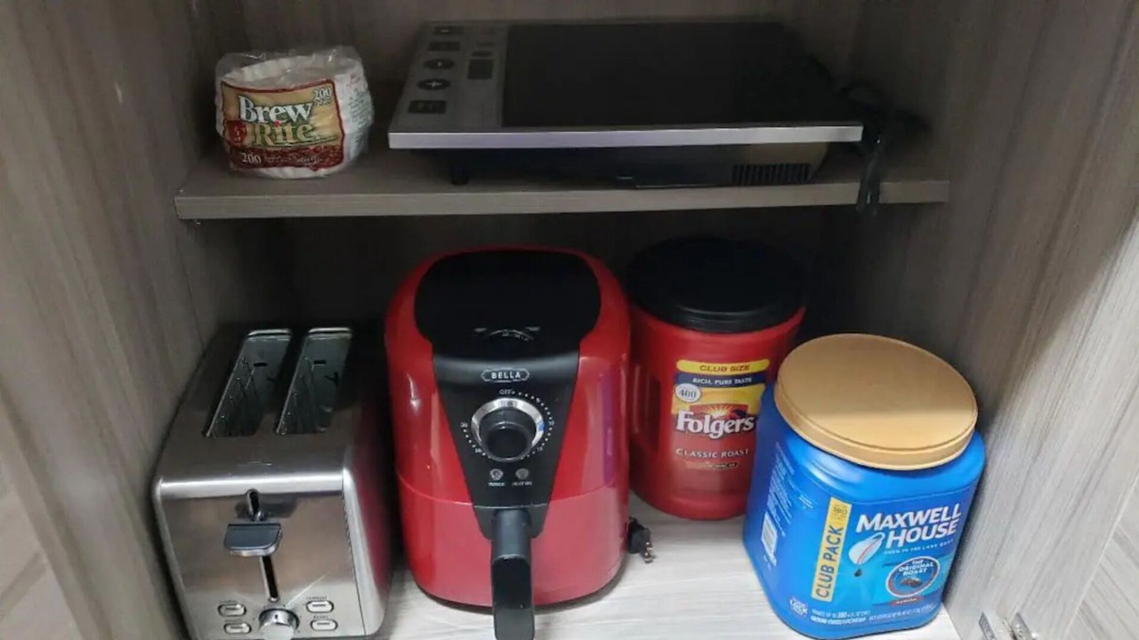 Photo of Kitchen in Bearss Plaza