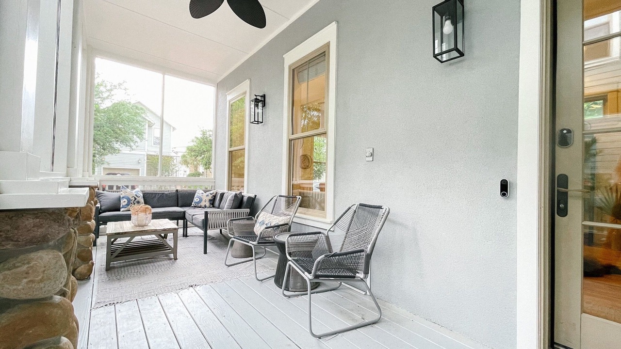 Photo of Patio Balcony in Grayton Cove