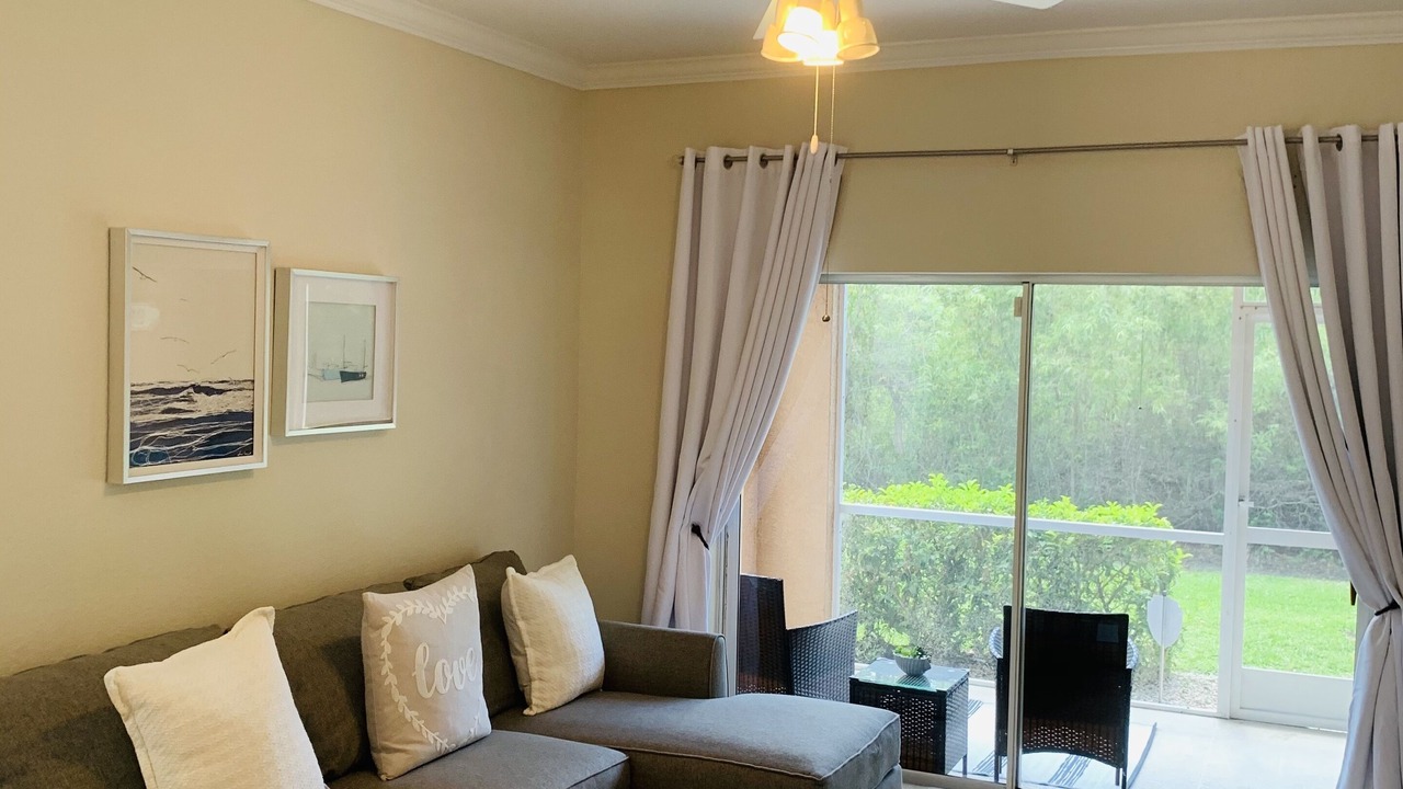 Photo of Livingroom in Bonita Shores