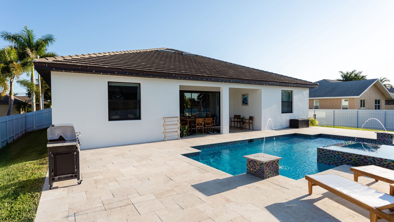 Photo of Outdoor in Pelican