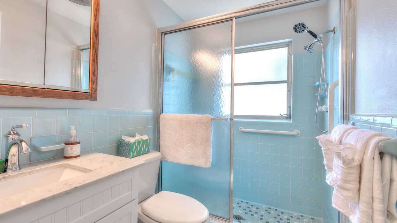 Photo of Bathroom in Bay Esplanade
