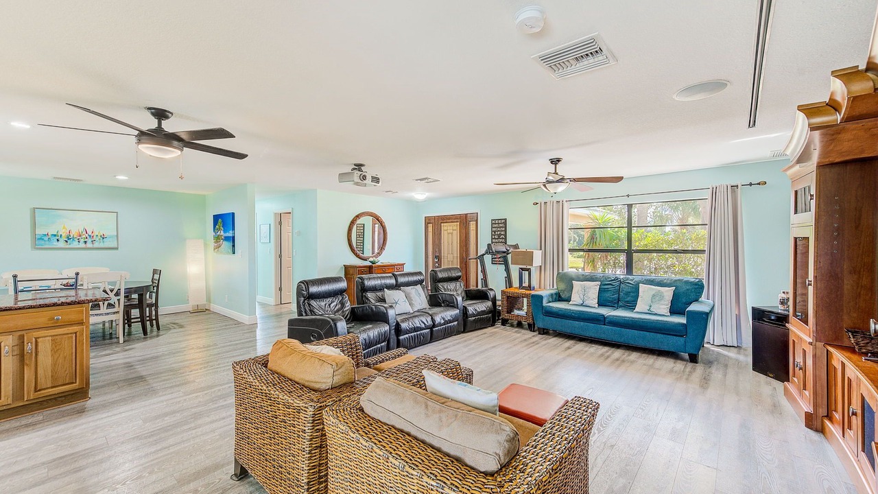 Photo of Livingroom in Apollo Beach