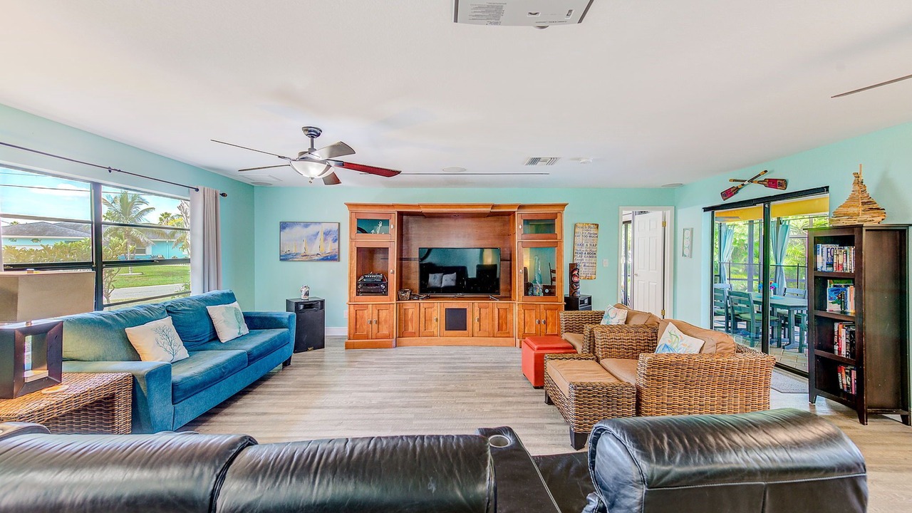 Photo of Livingroom in Apollo Beach