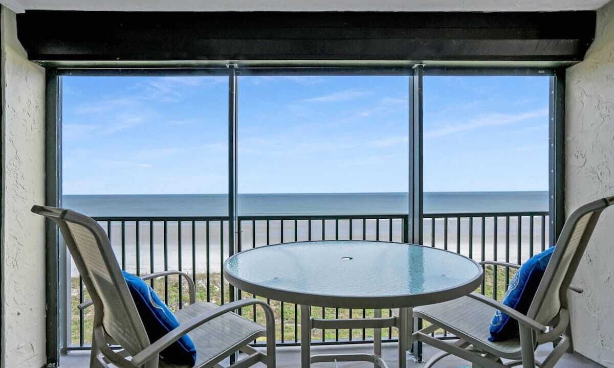 Photo of Patio Balcony in Crescent Beach