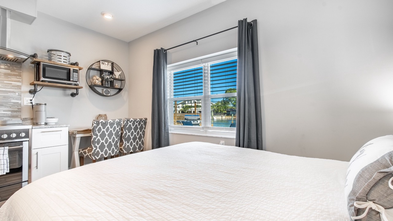 Photo of Bedroom in Madeira Beach
