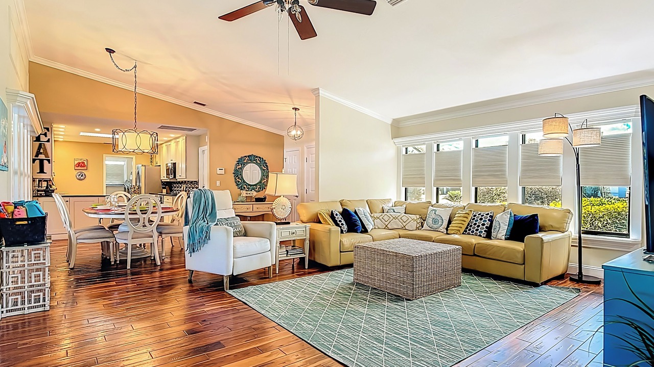 Photo of Livingroom in Palm River Estates