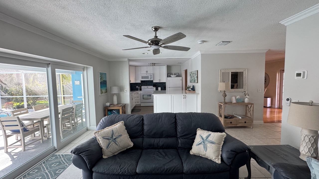 Photo of Livingroom in Seminole