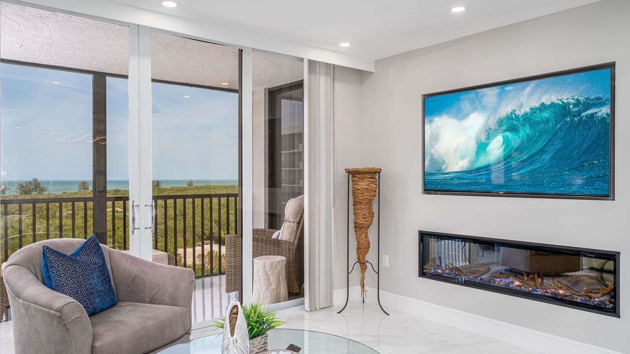 Photo of Livingroom in Vanderbilt Beach