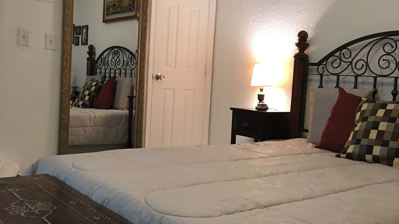Photo of Bedroom in Coral Way
