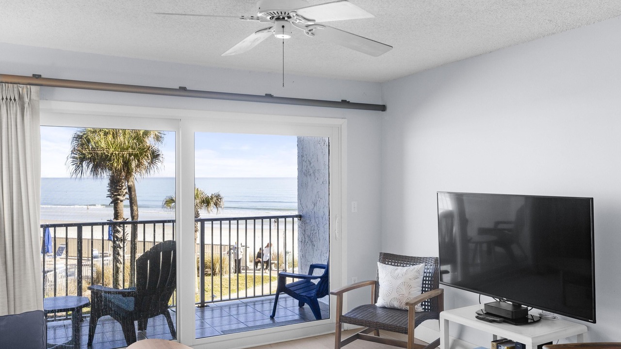 Photo of Patio Balcony in Crescent Beach