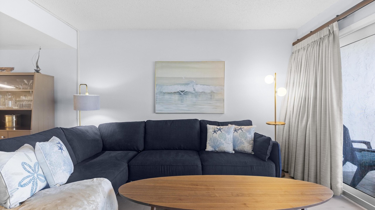 Photo of Livingroom in Crescent Beach