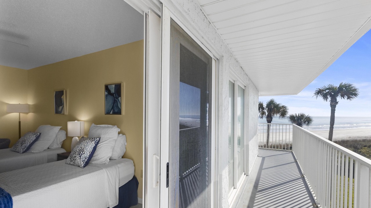 Photo of Patio Balcony in Crescent Beach