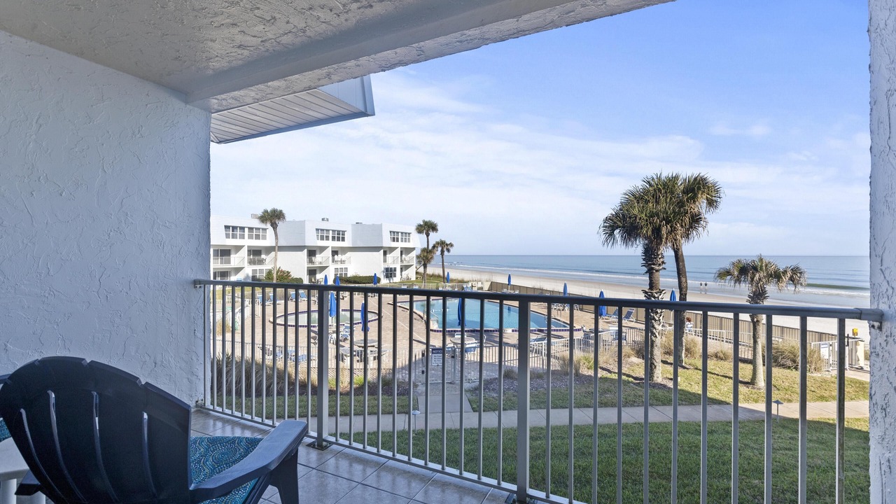 Photo of Patio Balcony in Crescent Beach