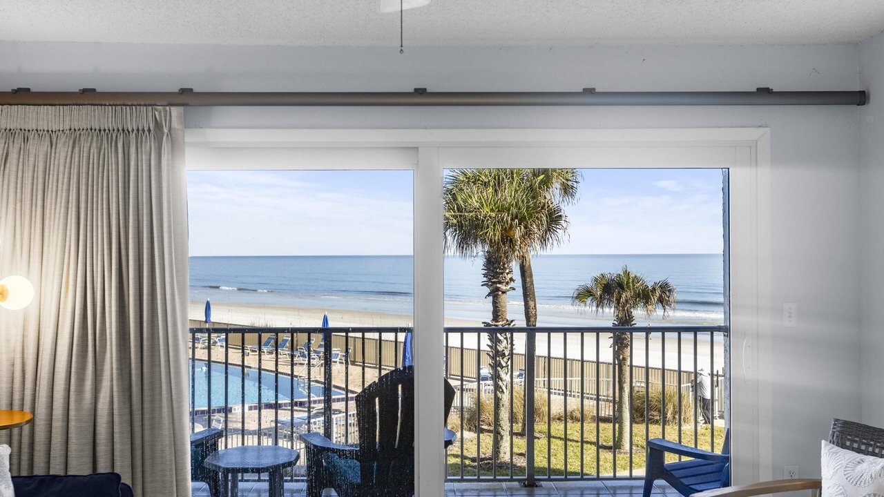 Photo of Patio Balcony in Crescent Beach