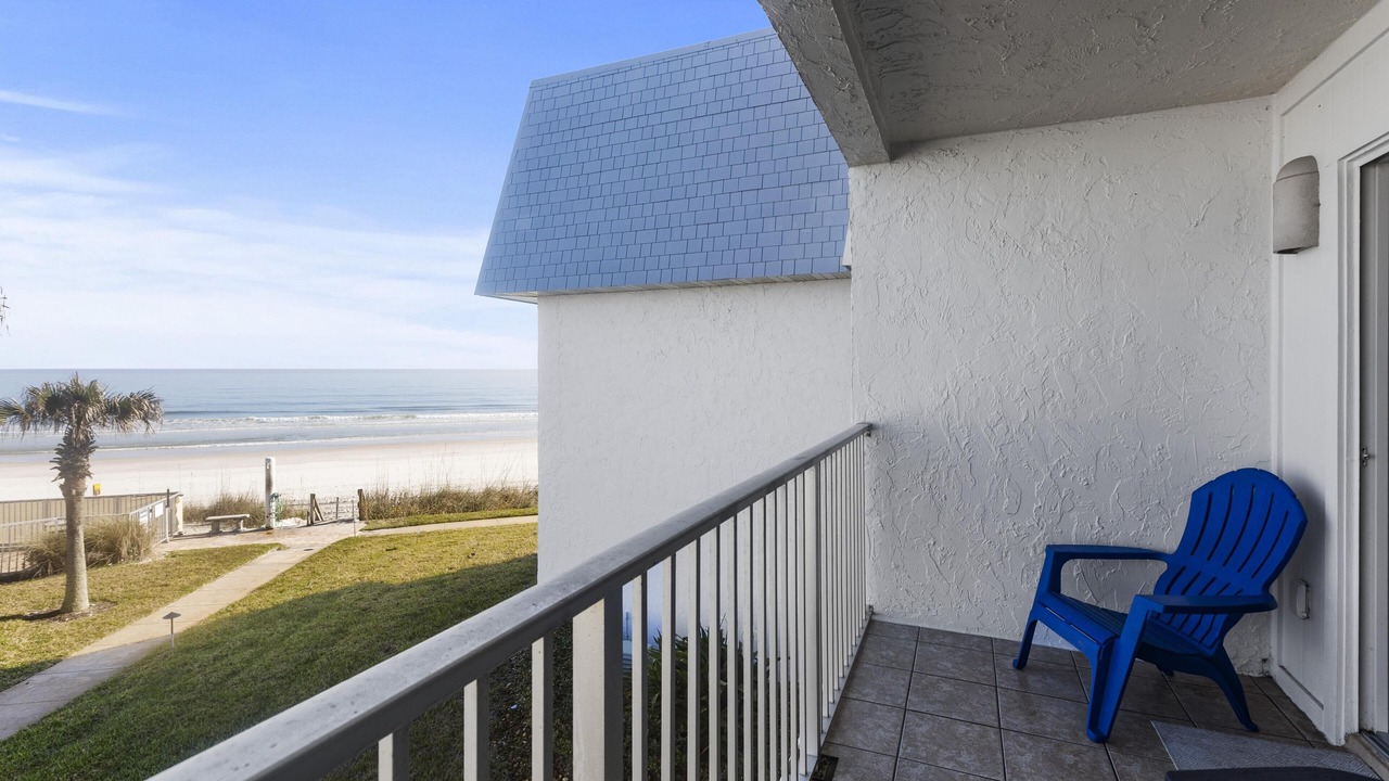 Photo of Patio Balcony in Crescent Beach