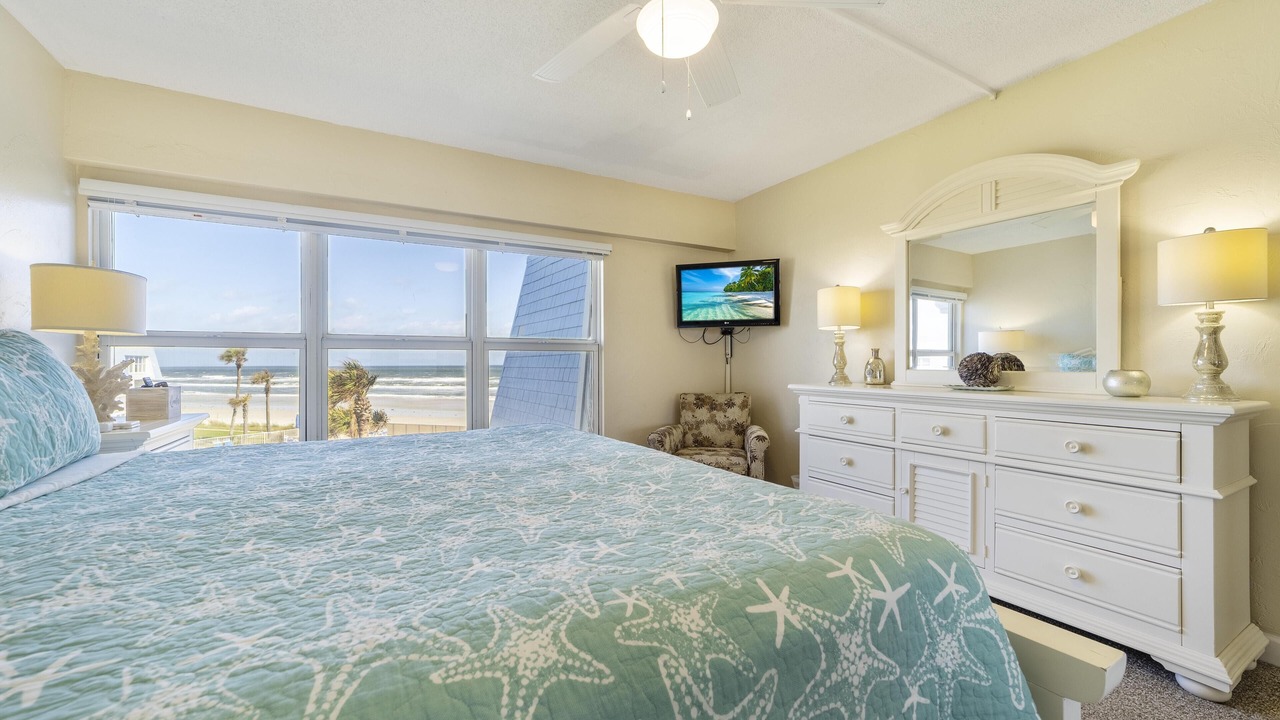 Photo of Bedroom in Crescent Beach