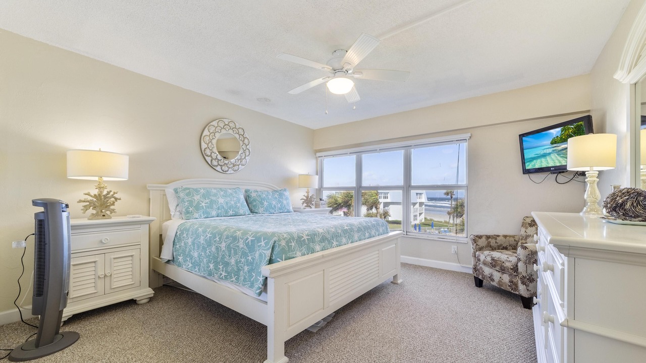 Photo of Bedroom in Crescent Beach
