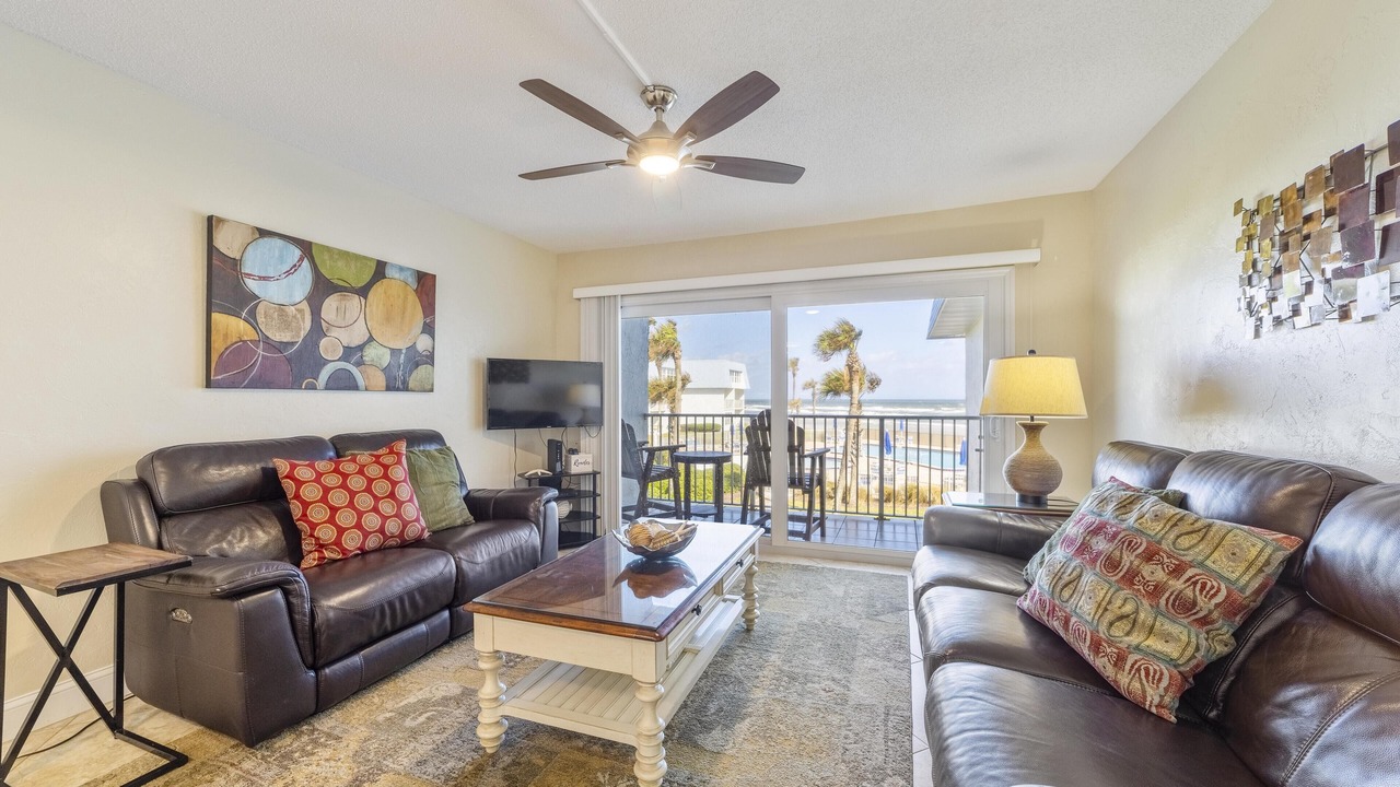 Photo of Livingroom in Crescent Beach