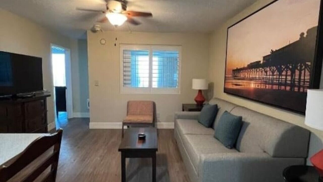 Photo of Livingroom in Ormond Shores