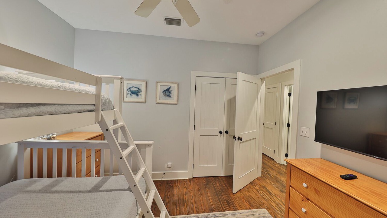 Photo of Bedroom in Seacrest