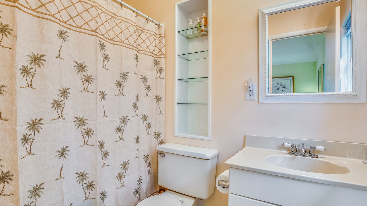 Photo of Bathroom in Big Coppitt Key