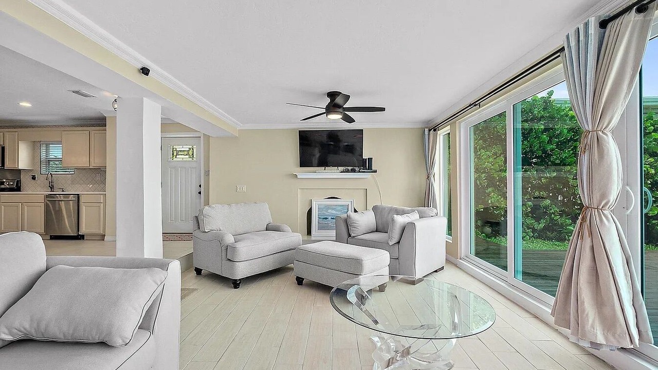 Photo of Livingroom in Daytona Beach Shores