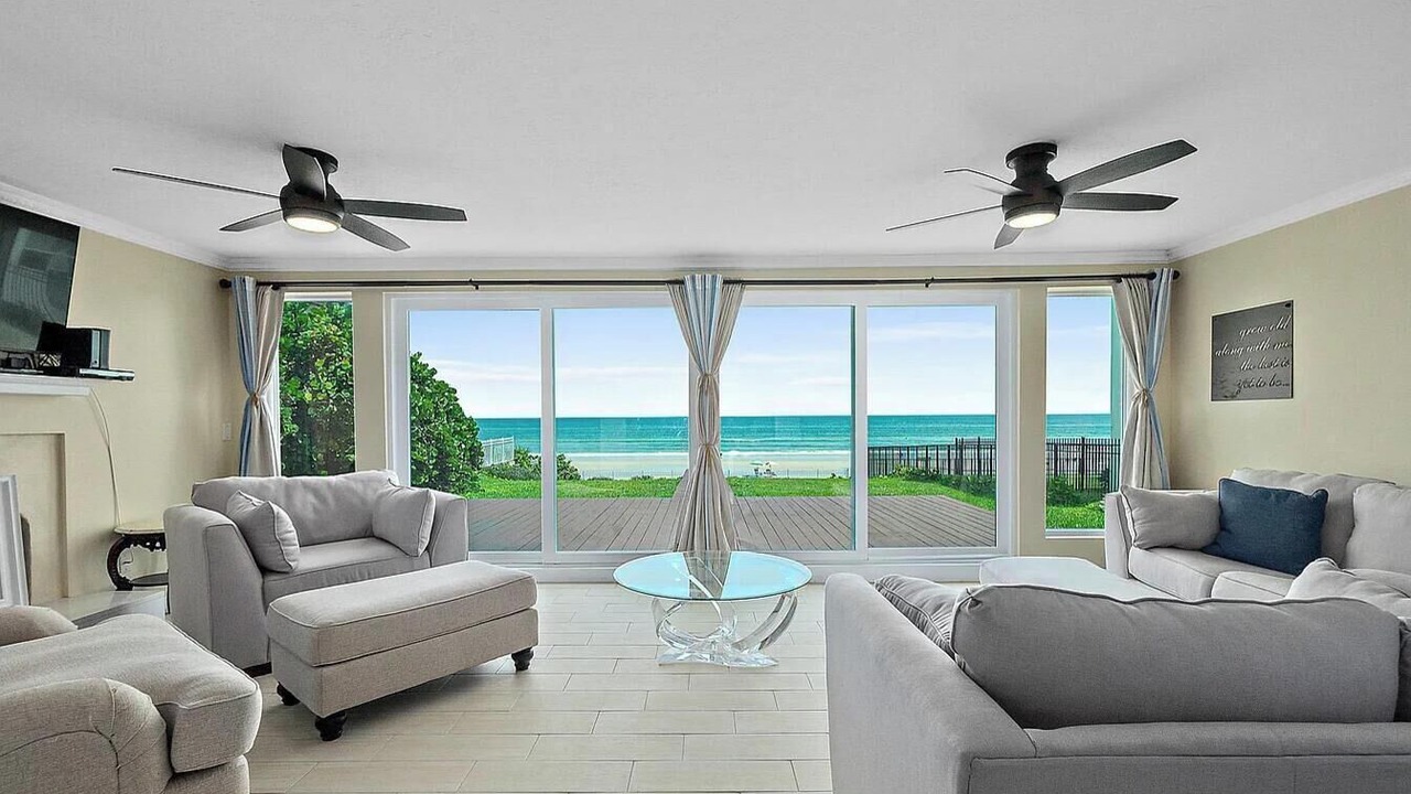 Photo of Livingroom in Daytona Beach Shores