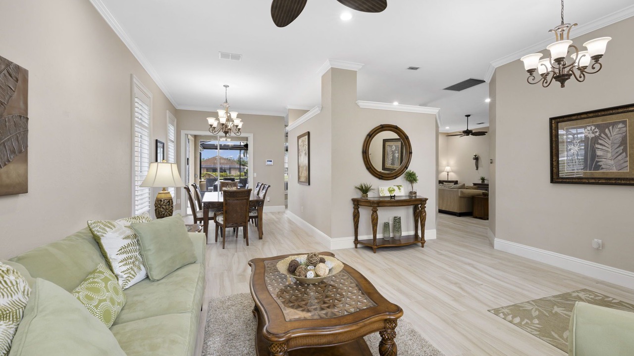 Photo of Livingroom in Crown Pointe