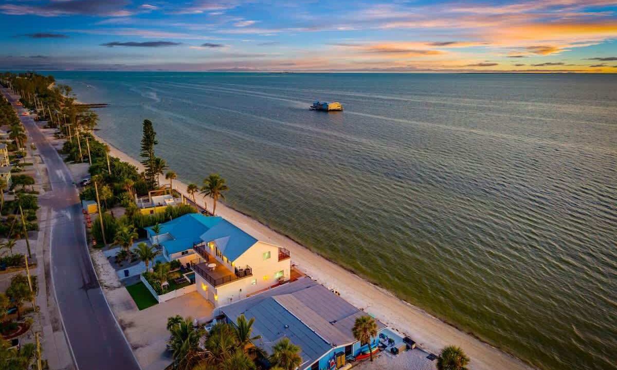 Photo of Others in Anna Maria