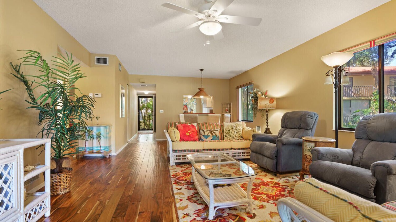 Photo of Livingroom in Trailer Estates