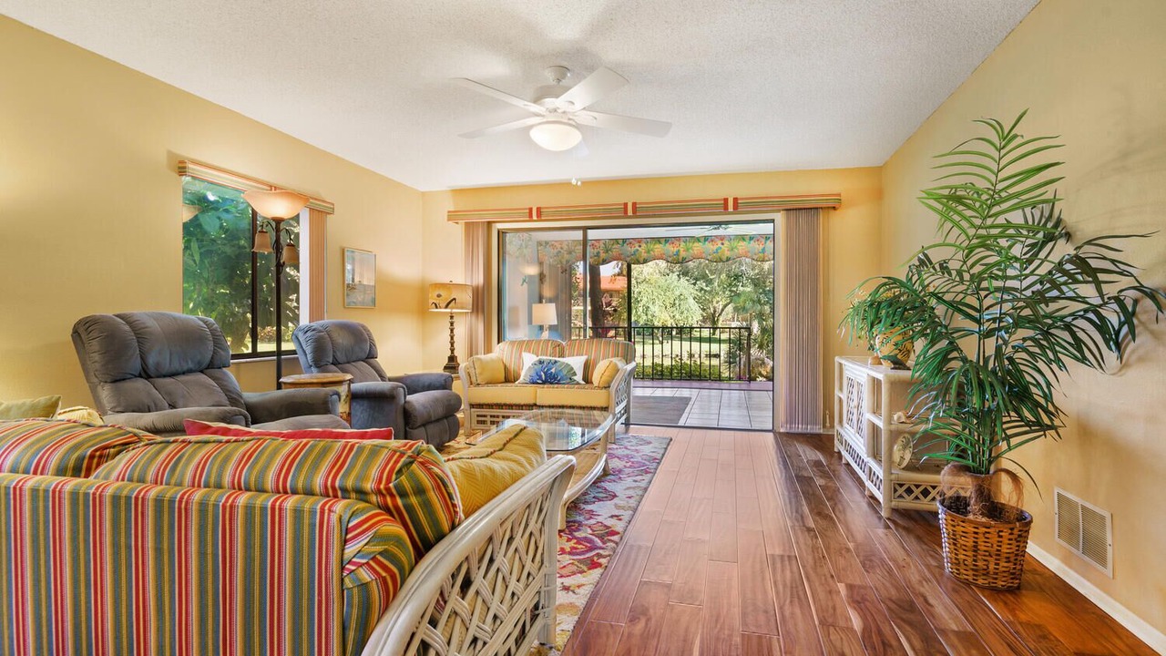 Photo of Livingroom in Trailer Estates
