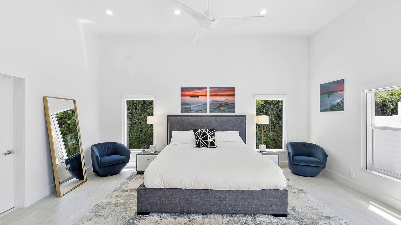 Photo of Bedroom in Lake Estates