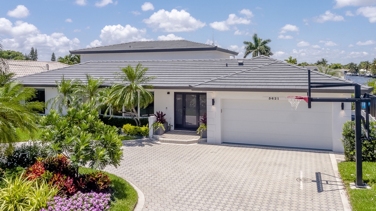 Photo of Outdoor in Lake Estates