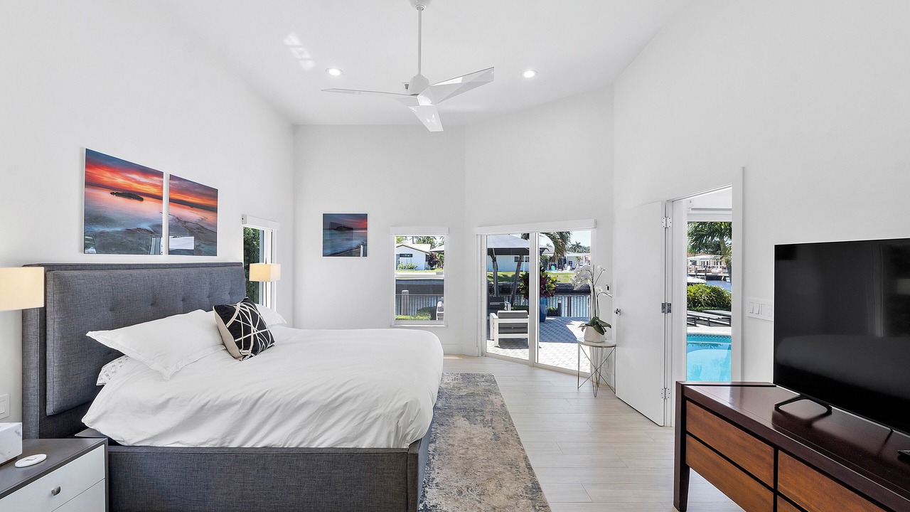 Photo of Bedroom in Lake Estates