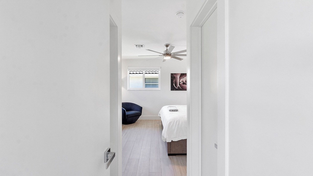 Photo of Bedroom in Lake Estates