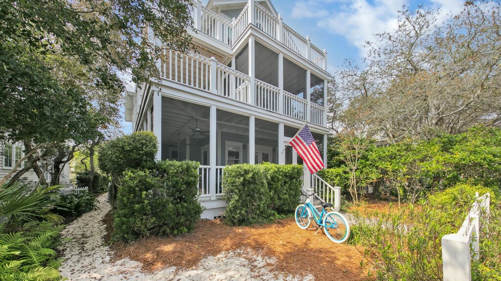 Photo of Buildings in Seaside