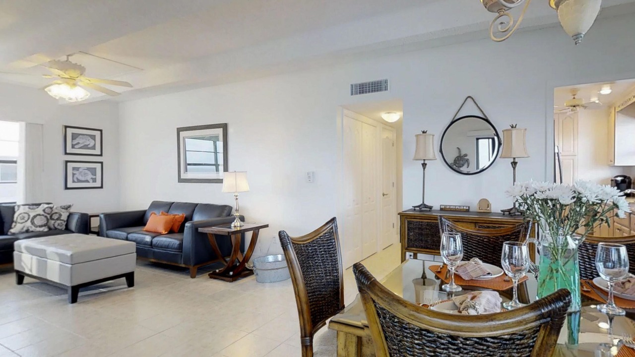 Photo of Livingroom in Central Beach