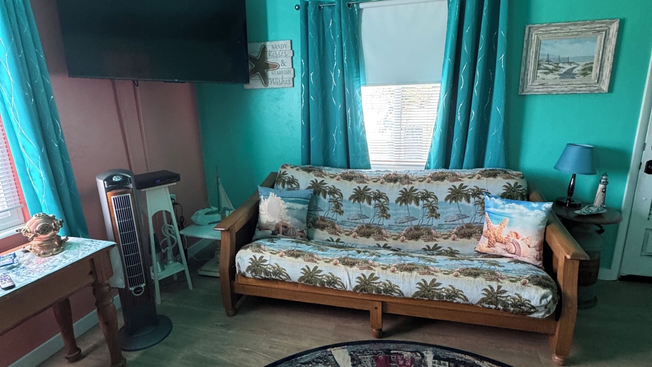 Photo of Livingroom in Whitney Beach