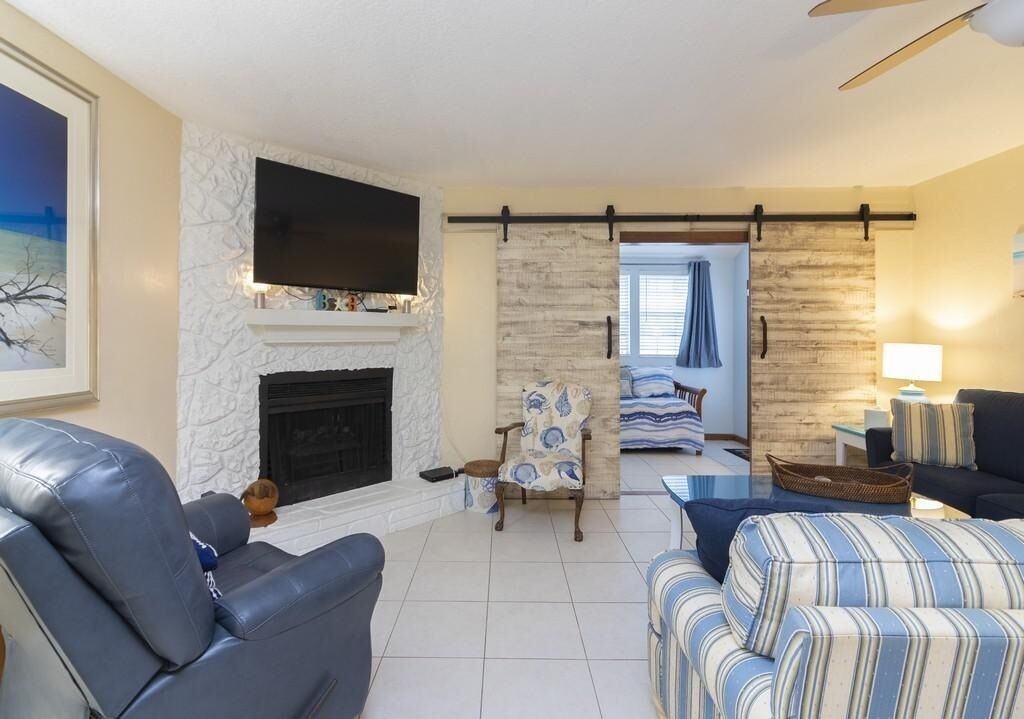 Photo of Livingroom in Crescent Beach