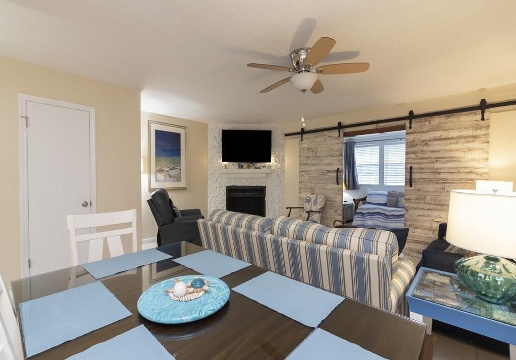 Photo of Livingroom in Crescent Beach