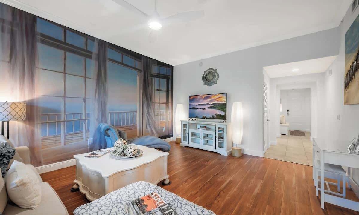 Photo of Livingroom in East Naples