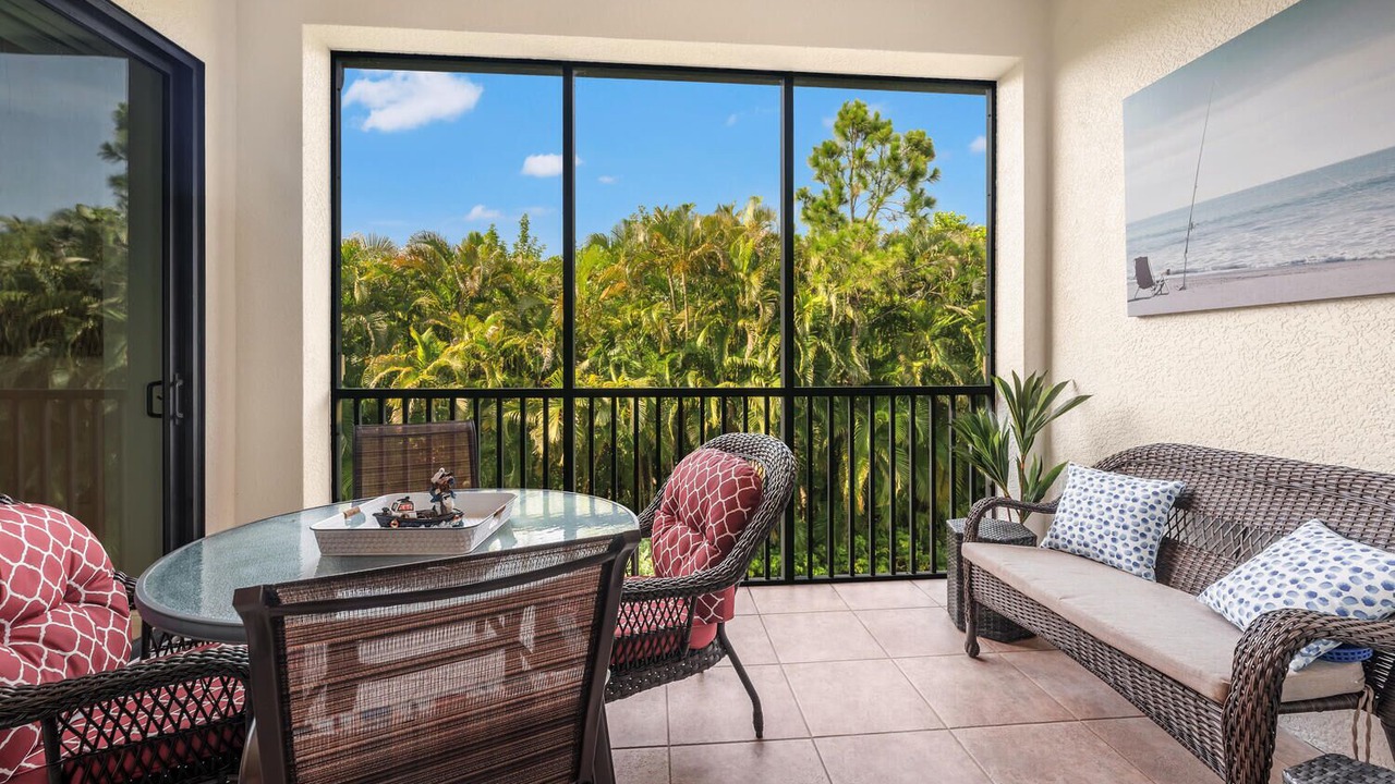 Photo of Livingroom in East Naples