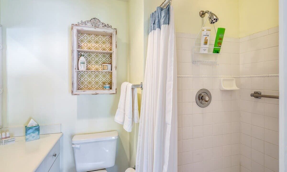 Photo of Bathroom in Bahama Village